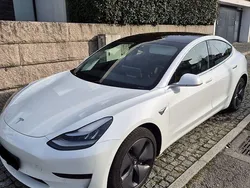 Usado 2019 Tesla Model 3 Standard Range Plus Sedan | € 16.250 (Preço justo)