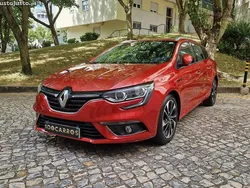 Vermelho Usado 2017 Renault Mégane IV Zen Citadino | € 7.990