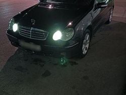 Preto Usado 2005 Mercedes C200 Sedan | € 8.950