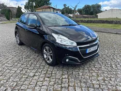Preto Usado 2015 Peugeot 208 Citadino | € 12.500 (Preço elevado)
