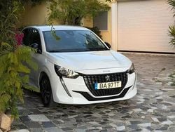 Branco Usado 2023 Peugeot 208 Citadino | € 15.900 (Preço justo)