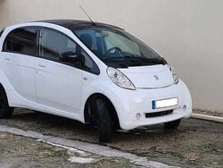 Branco Usado 2011 Peugeot iON Citadino | € 7.500