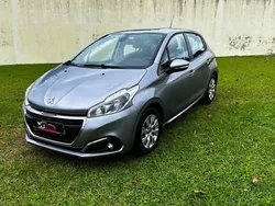 Cinza Usado 2019 Peugeot 208 Active Citadino | € 12.750 (Preço justo)