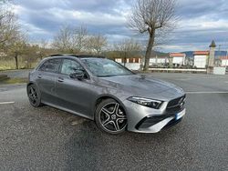 Cinza Usado 2023 Mercedes A180 AMG line Sedan | € 35.990 (Preço elevado)