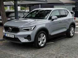 Cinza Usado 2024 Volvo XC40 Core SUV | € 35.490 (Preço justo)