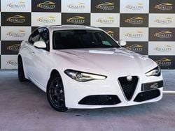 Branco Usado 2018 Alfa Romeo Giulia Super Sedan | € 19.990 (Bom preço)