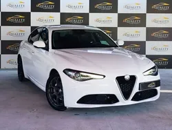 Branco Usado 2018 Alfa Romeo Giulia Super Sedan | € 19.990 (Preço justo)
