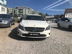 Branco Usado 2016 Mercedes CLA180 Sedan | € 23.500