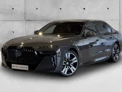 Cinza dravit metalizada cortinas dos vidros laterais traseiros Usado 2024 BMW i7 Comfort Edition Sedan | € 185.870