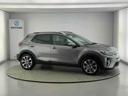 Cinzento Usado 2024 Kia Stonic SUV | € 18.990 (Preço justo)