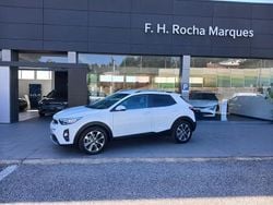 Branco Usado 2018 Kia Stonic SUV | € 15.500 (Bom preço)