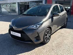 Cinza Usado 2020 Toyota Yaris Comfort | € 15.750 (Preço justo)