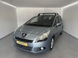 Cinza Usado 2011 Peugeot 5008 Monovolume | € 7.950 (Preço elevado)