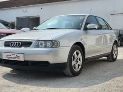 Cinza Usado 2002 Audi A3 Attraction | € 7.490