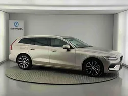 Cinzento Usado 2024 Volvo V60 Carrinha | € 43.490 (Bom preço)