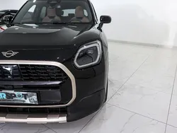Preto Usado 2024 Mini Countryman Favoured SUV | € 39.980