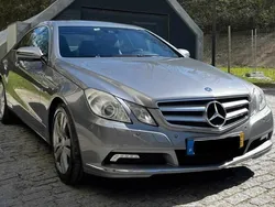 Cinzento Usado 2010 Mercedes E250 Coupé | € 17.500 (Preço elevado)