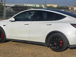 Branco Usado 2023 Tesla Model Y Standard Range SUV | € 34.900