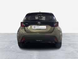 Bronze (pintura metalizada) Usado 2024 Toyota Yaris Comfort Sedan | € 24.000 (Preço justo)