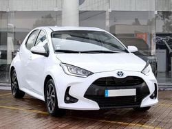 Branco Usado 2022 Toyota Yaris Hybrid Citadino | € 21.900 (Preço elevado)