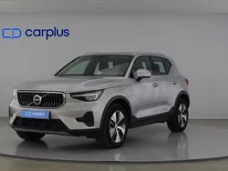 Cinza Usado 2023 Volvo XC40 Core SUV | € 39.990 (Preço elevado)