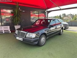 Cinza Usado 1989 Mercedes 200 Sedan | € 5.000