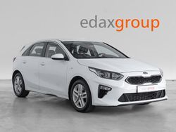 Branco Usado 2023 Kia Ceed Urban Citadino | € 12.990 (Preço justo)