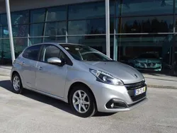 Cinza prata Usado 2017 Peugeot 208 Active Citadino | € 12.500 (Preço justo)