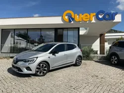 Cinza Usado 2022 Renault Clio V Citadino | € 16.490 (Preço justo)