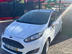 Branco Usado 2015 Ford Fiesta Trend Citadino | € 8.900 (Preço justo)