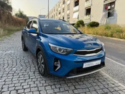 Azul Usado 2021 Kia Stonic SUV | € 15.450
