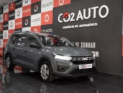 Cinzento Usado 2023 Dacia Jogger Essentiel Monovolume | € 16.900 (Preço justo)