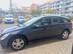 Usado 2008 Mercedes R320 SE Monovolume | € 12.000