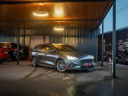 Cinzento Usado 2020 Ford Focus ST-Line Carrinha | € 15.890 (Preço justo)