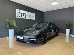 Cinza escuro Usado 2017 Porsche Panamera S E-Hybrid Sport Turismo Sedan | € 68.990 (Preço elevado)