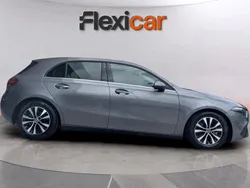 Cinza Usado 2023 Mercedes A200 Style Sedan | € 29.980 (Super Preço)
