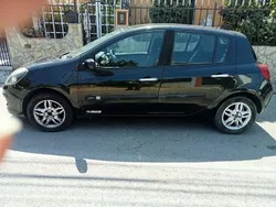 Usado 2006 Renault Clio III Sedan | € 3.000