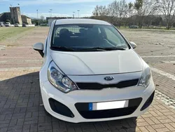Branco Usado 2014 Kia Rio Citadino | € 6.765 (Bom preço)
