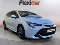 Branco Usado 2022 Toyota Corolla Comfort Carrinha | € 23.990 (Preço elevado)