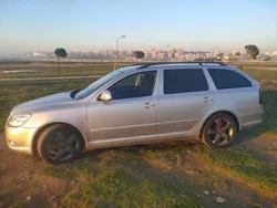 Cinzento Usado 2009 Skoda Octavia Carrinha | € 5.300 (Preço justo)