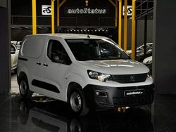 Branco Usado 2022 Peugeot Partner Premium Monovolume | € 15.490 (Preço justo)