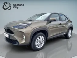 Bronze (pintura metalizada) Usado 2024 Toyota Yaris Comfort Sedan | € 26.500 (Preço elevado)