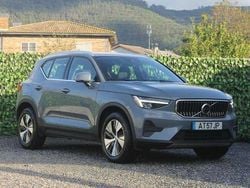 Cinzento Usado 2022 Volvo XC40 Core SUV | € 25.980 (Bom preço)
