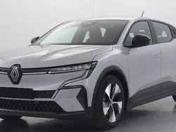 Cinza Usado 2022 Renault Mégane Equilibre | € 23.490 (Preço justo)