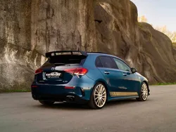 Azul Usado 2020 Mercedes A35 AMG AMG Sedan | € 44.000