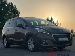 Castanho Usado 2015 Peugeot 5008 Allure Monovolume | € 11.900 (Preço elevado)