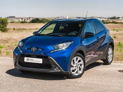 Azul junipe 8y8 Usado 2023 Toyota Aygo X-play Citadino | € 17.500 (Preço justo)