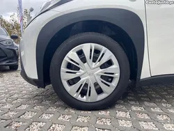 Branco Usado 2024 Toyota Aygo Play Citadino | € 17.750 (Preço elevado)