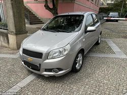Cinza Usado 2010 Chevrolet Aveo LT Citadino | € 4.250 (Preço justo)
