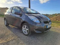 Cinzento Usado 2011 Toyota Yaris Citadino | € 6.490 (Preço justo)